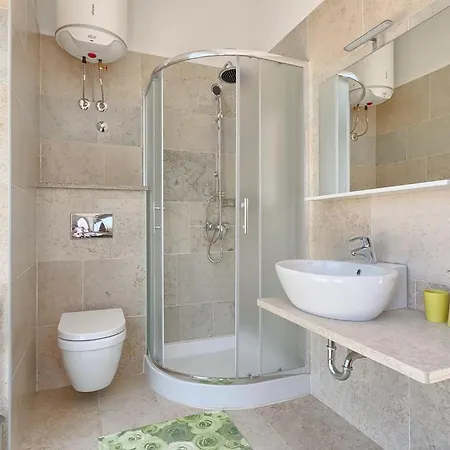 Anzela Hébergement de vacances *